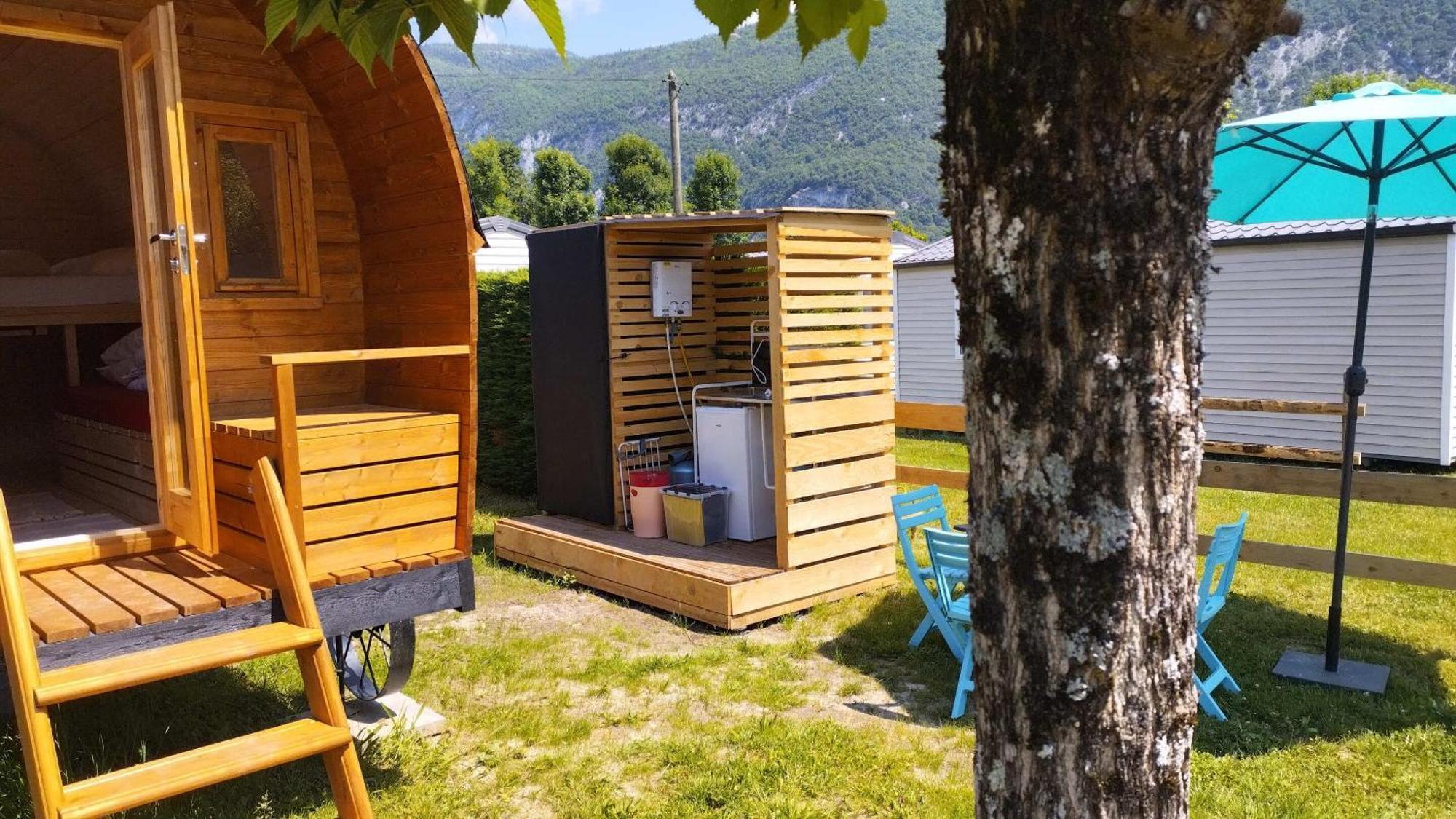 Camping Le Hameau Des Pecheurs Hotel Novalaise Exterior photo