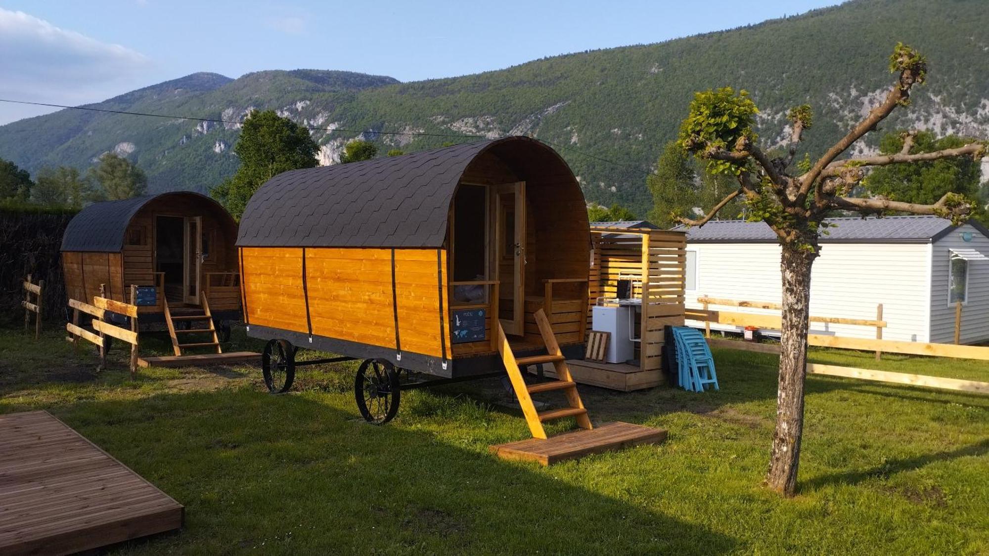 Camping Le Hameau Des Pecheurs Hotel Novalaise Exterior photo
